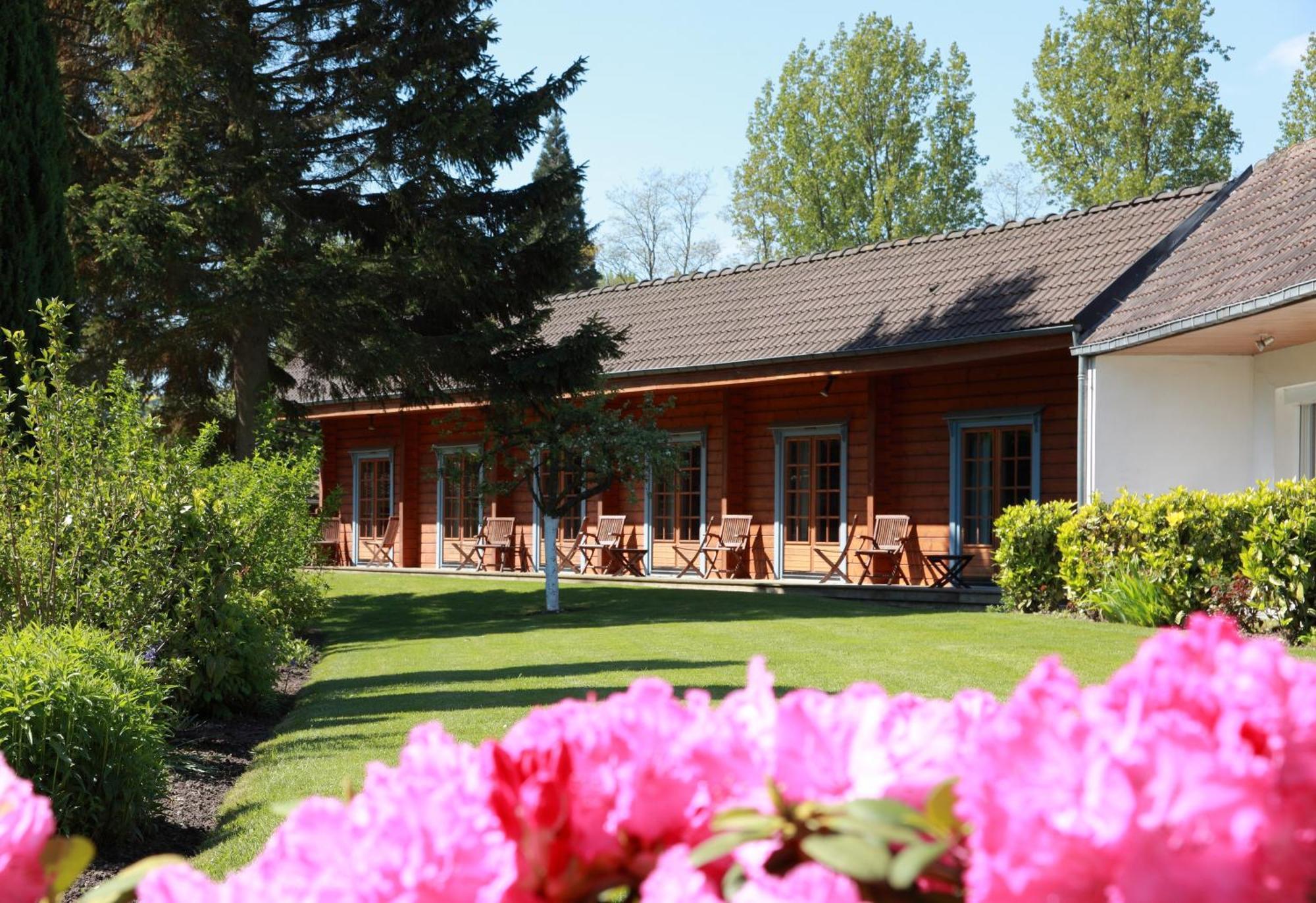Logis - Hotel & Restaurant Les Trois Fontaines Marconne Luaran gambar