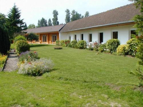 Logis - Hotel & Restaurant Les Trois Fontaines Marconne Luaran gambar